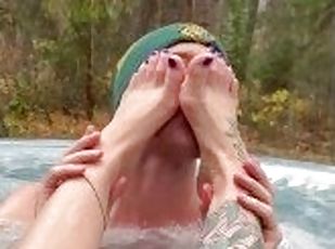 Milf Gwen's Hot Tub Foot Worship! 1080p HD PREVIEW