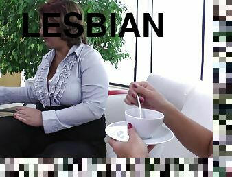 Afternoon tea ends with the curvy lesbians eating pussy