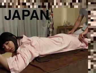 Trimmed pussy Japanese chick opens legs to be fingered on the bed