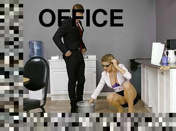 Office seduction and the deep penetration with the sexy Jessa Rhodes
