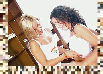 Sultry lesbian teenies worship each other's sweet cunnies
