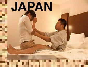 Slim Japanese masseuse gives handjob and blowjob to her client