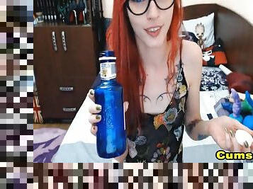 Nerdy Redhead Babe Masturbate her Cunt