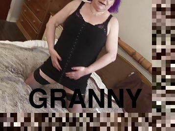 Granny with the purple hair needs to please herself with a sex toy