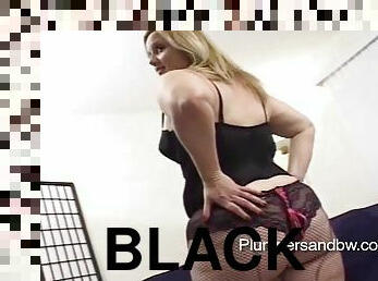 Appealing blonde chubby in mmf being humped as she deepthroats a big black cock