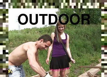 Sexy Teens Enjoys Getting A Hardcore Outdoor Fuck
