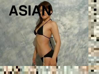 Asian bikini model gets naked and blows the photographer