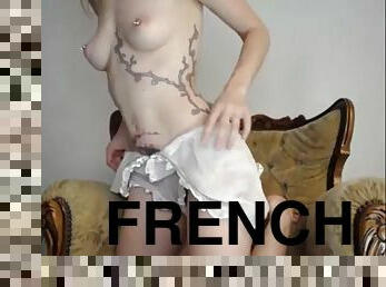 French teen makes herself squirt