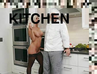 Lucky chef pleased Madelyn Monroe with hardcore sex