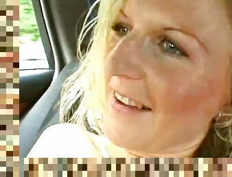 Amateur mature to fuck in the car