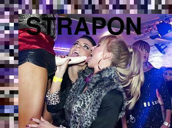 Strapon sucking ladies are sizzling hot in their club clothes