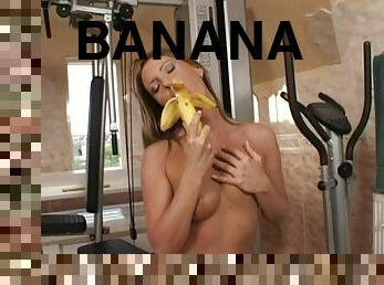 Spectacular Victoria Blonde Inserts A Banana In Her Pussy