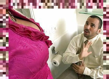 A smoking hot boss breaks in the toilet to get a cock