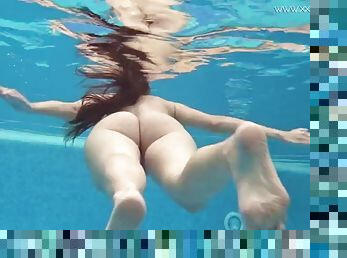 Sazan cheharda sexy naked swimming