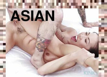tiny Asian babe Kalina Ryu gives Tommy Pistol hot massage