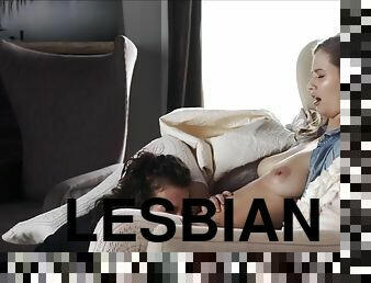 Emylia Argan & Stella Cardo - lesbian sex