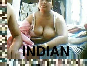 Indian mature lady gets so nasty under the hidden cam
