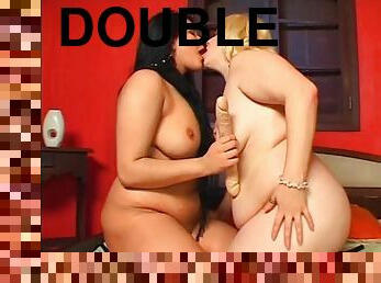 BBW lesbo teasing GFs cunt with a double dildo