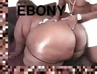 Ebony bitch demonstrates her gigantic ass and feels proud of it