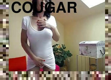 Sexy cougar whore orgasming on live webcam