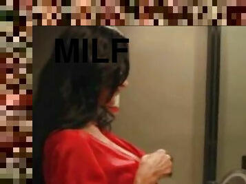 Sexy milf needs to be serviced