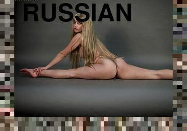 Russian solo model blonde teen widening legs attracting views