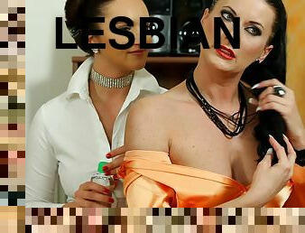 Lesbian's shoulder massage turns into a hot pussy stimulation
