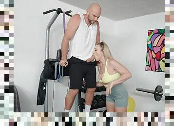 Blonde girl Joslyn Jane gets her hairy cunt smashed in the gym