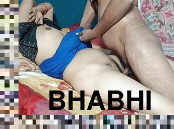 Desi chudayi bhabhi ki piche se rail bana di