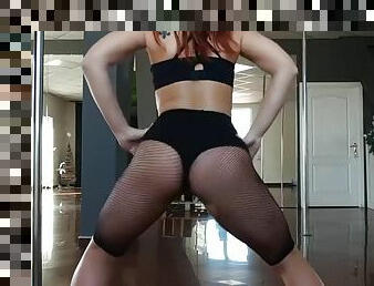 Veliko fishnet twerking