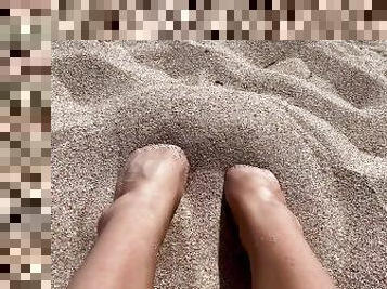 ASMR - Play with my feet in the sand