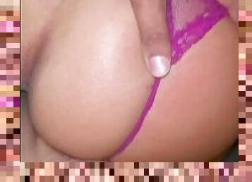 latina cums hard and squirts