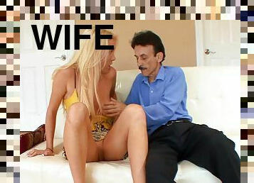 Big Butt Wife Jamie Applegate Makes Her Old Cuck Husband Watch