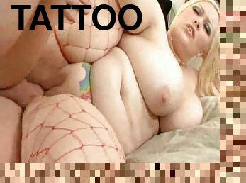 Tattooed fat slut fucked in the wet pussy