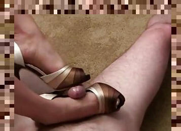 Footjob with highheel peetoe