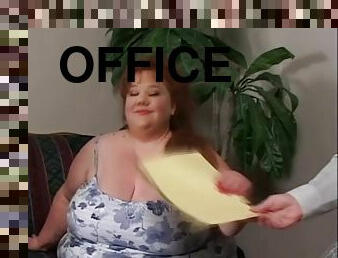 Fat Sindee Williams sucks a dick and gets fucked in an office