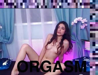 Light skin cute teen orgasm and ahego