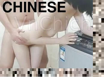 Chinese girls go to customers