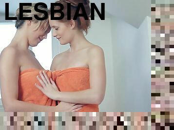 Denisa Heaven and Linda Godiva make out in a bathroom and go lesbian