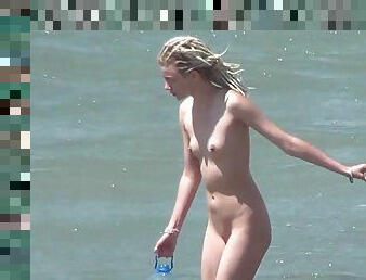 Nude beauty spied by horny voyeur