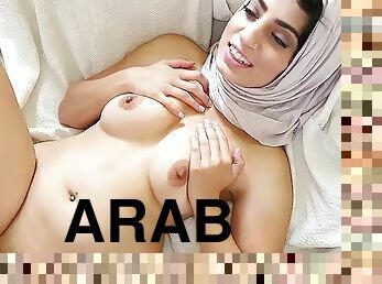 Big ass arab woman shows what her culture has to offer