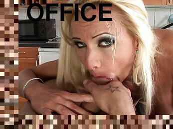 Blonde babe Winni has an office affair and atm after getting ass fucked GP1298 - AnalVids
