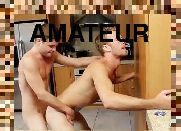 Cute young amateurs Dustin Fitch and Jake Parker anal fuck