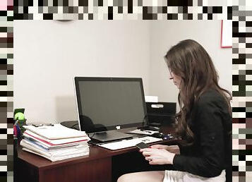 Quickie fucking in the office with a boss and Angelina Diamanti