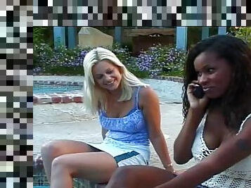 Screwing an ebony stunner Caramel and her blonde friend