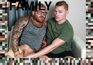 Shy Frustrated Jock Gets A Good Fuck From His Step Daddy - FamilyCreep