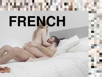 FRENCH PRANK! Blindfolded, then he does it with my fat girlfriend: Aurore and Clara Mia - MISSDEEP