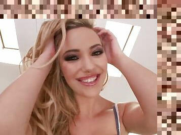 Sexy Blonde Beauty Sophia Knight in Solo Masturbation Vid