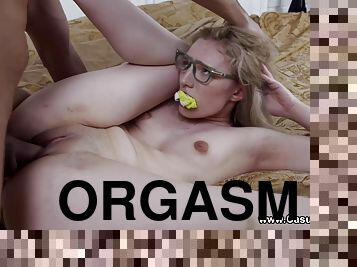 Lizi Smoke - Multi-orgasm Casual Teen Sex