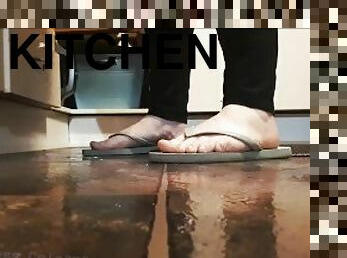 Kitchen Giantess